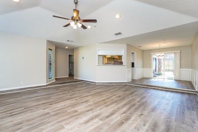 Photo - 13823 Swiss Hill Dr