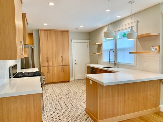 Photo - 19 Pemberton St Unit 19