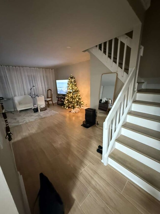 Photo - 257 Doral Ct