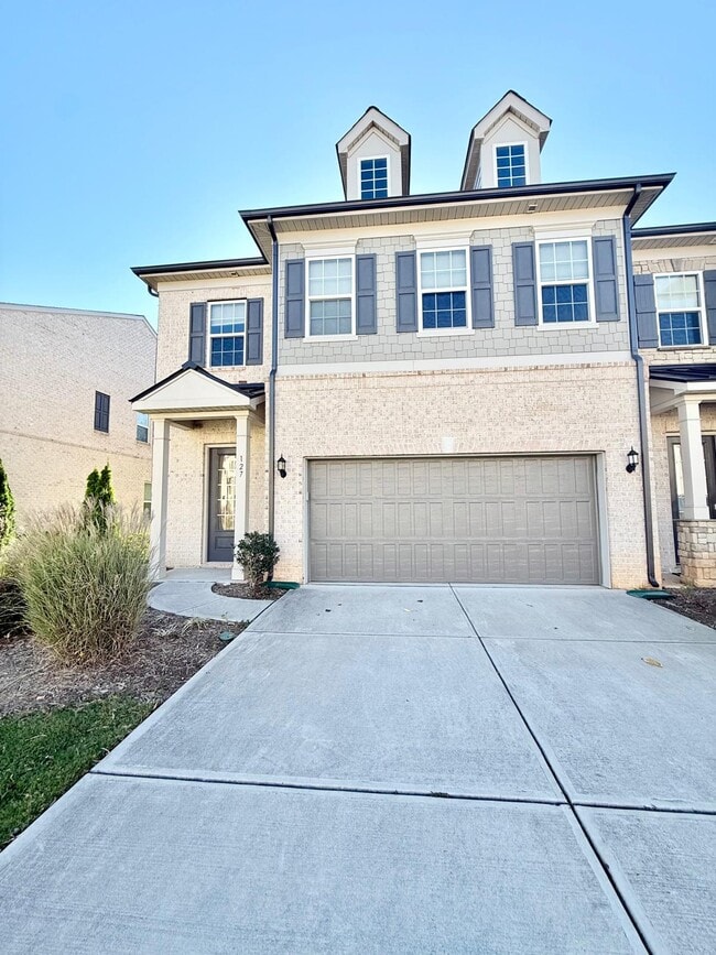 Building Photo - 127 Heathbrook Ln
