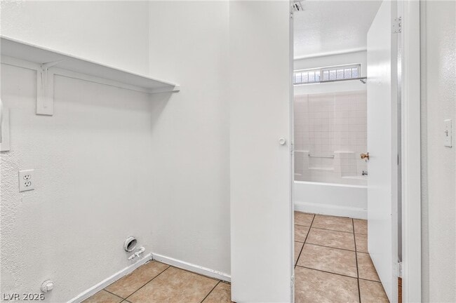 Photo - 5683 Halvern Ave