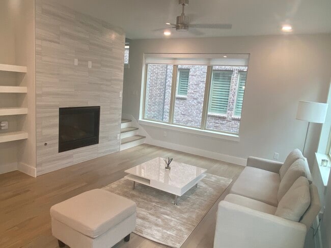 Living Room - 1802 Deacon Hl Ct