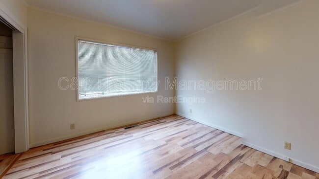 Photo - 281 Pine Ave