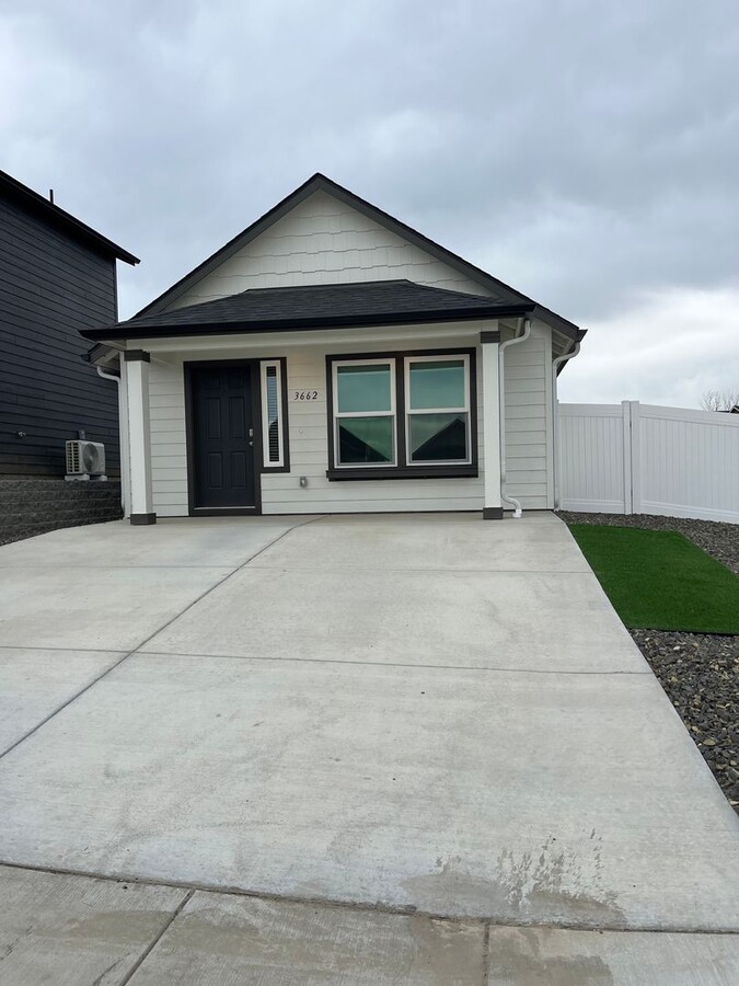 Single Level Home in New SunRidge Community - Single Level Home in New SunRidge Community