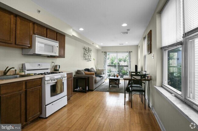 Building Photo - 1215 S 18th St Unit 3 Rental