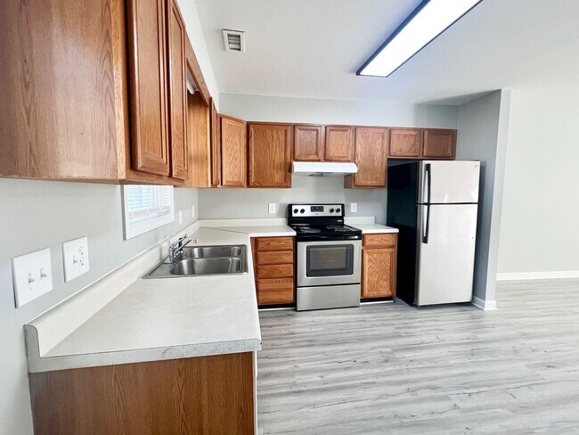 Photo - Two bedroom, one bath apartment in Burlington Unit 654