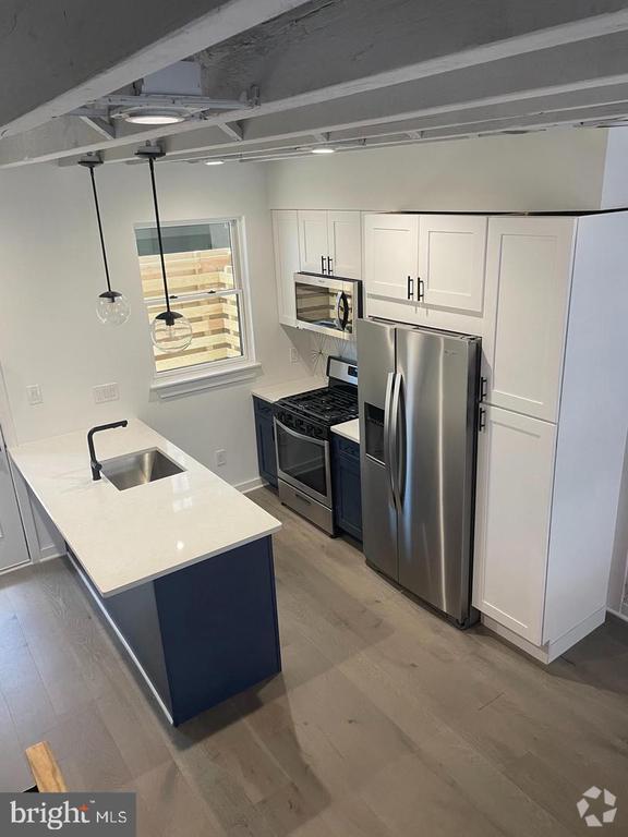 Building Photo - 1767 Waterloo St Rental