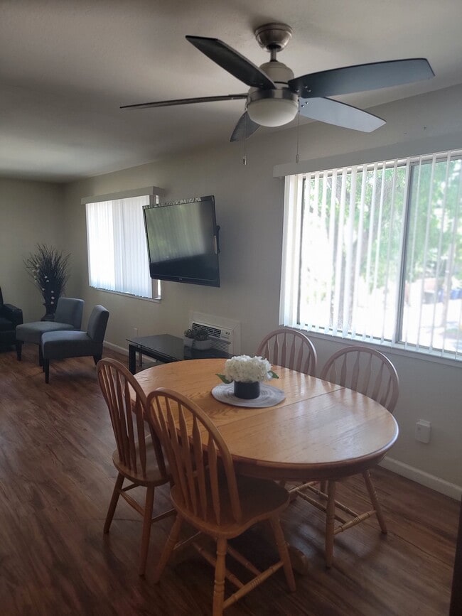 Photo - 1047 Coldwell Ave Unidad 3