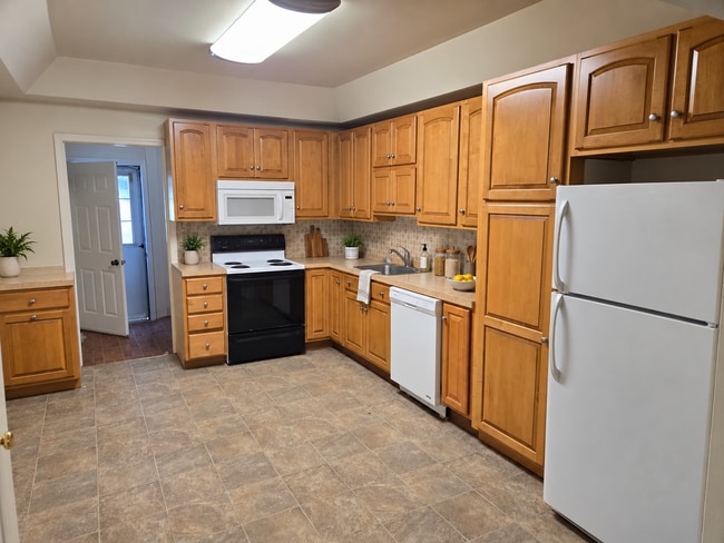 126 N Lincoln St Unit B
