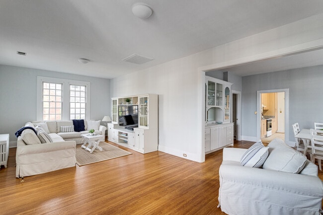 Photo - 302 Rucker Pl