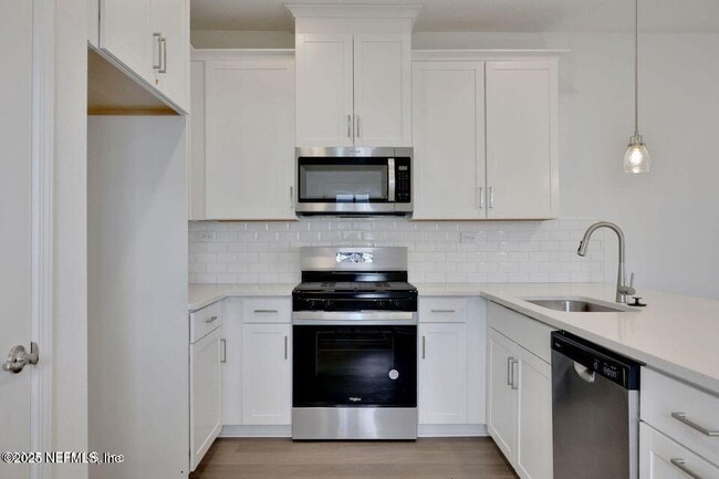 Photo - 24 Thurnham Ln