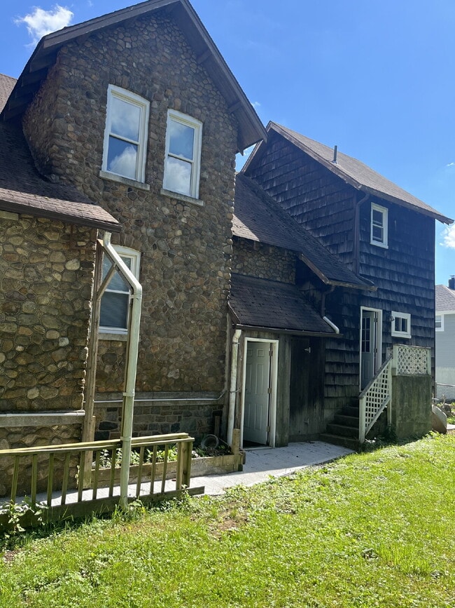 "Spacious 5-Bedroom Haven with 3 Full Baths in Kenvil, NJ – Your Dream Home Awaits at 447 Rt 46!"