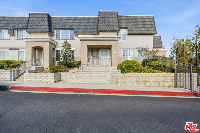 Photo - 19111 Hamlin St Unit 6