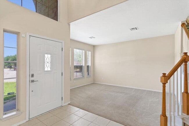 Photo - 207 Colby Ln