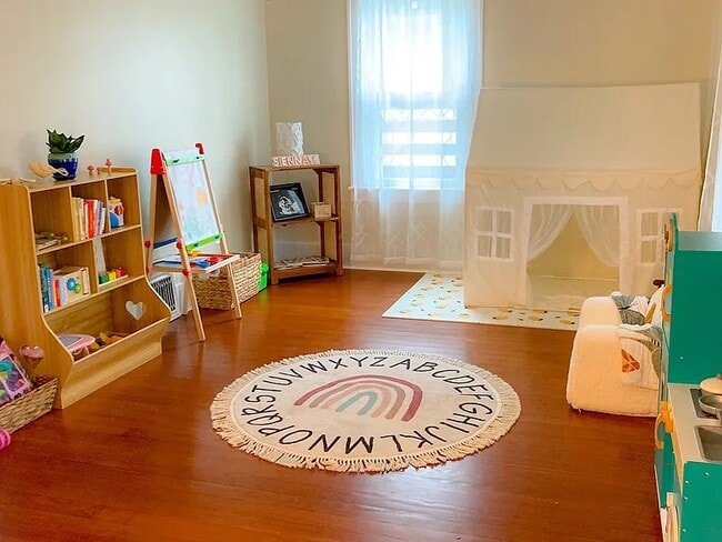 Photo - 303 Franklin St