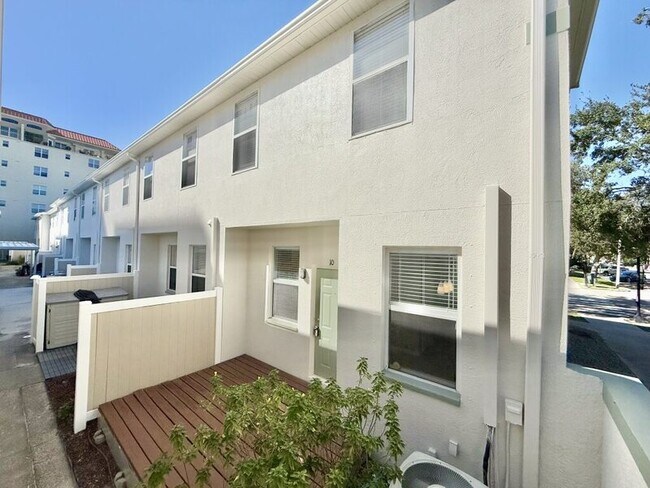 Photo - 724 4th Ave