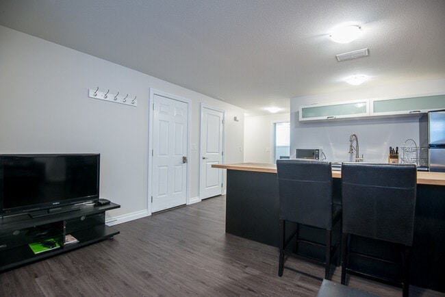 Photo - 110 Cumberland Ave N Unité 0