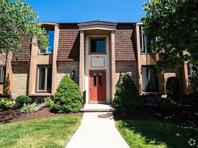 Building Photo - 120 Groton Dr Unit 3 Rental