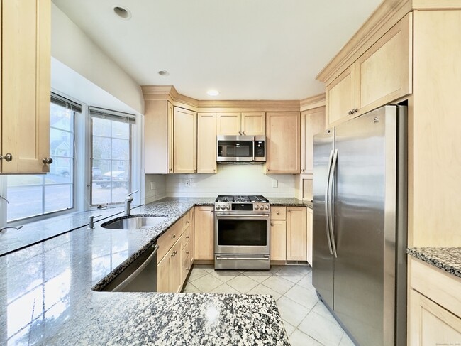 Photo - 48 Pemberwick Rd Unit 3