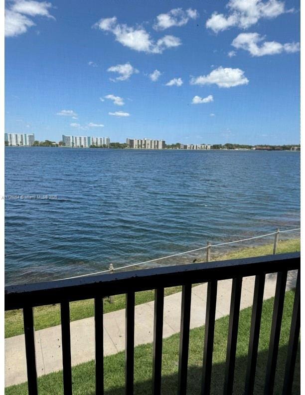 Building Photo - 117 Lake Emerald Dr Unit 202 Rental