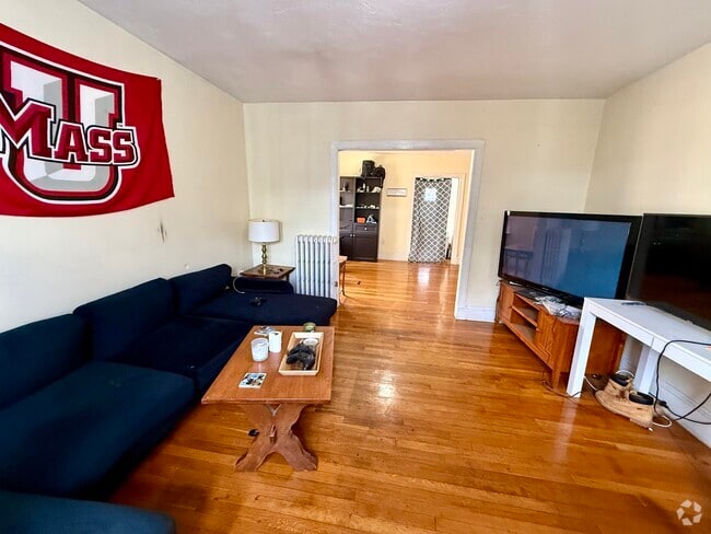 Building Photo - 127 Sydney St Unit 3 Rental