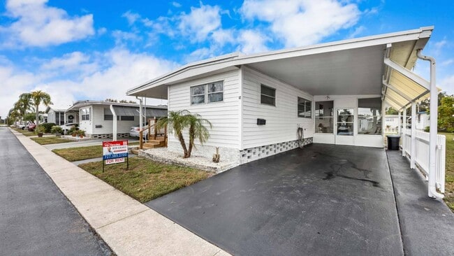 Photo - 12651 Seminole Blvd