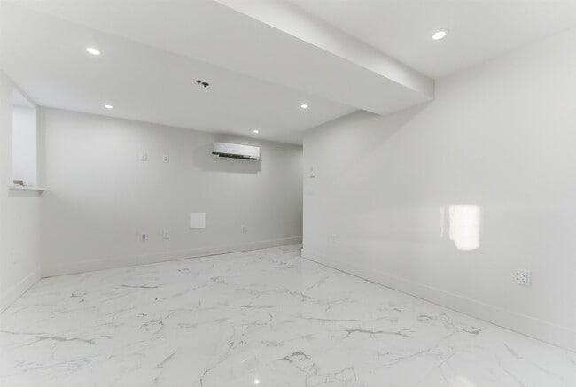 Photo - 821 18th St Unit Ground Level