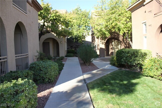 Building Photo - 3825 Ormond Beach St Unit 101 Rental