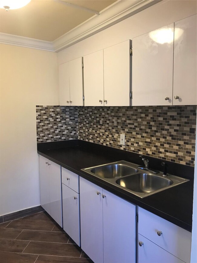 Photo - 2300 SE 2nd St Unidad 1A