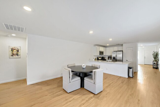 2729 Cadiz Bay Dr