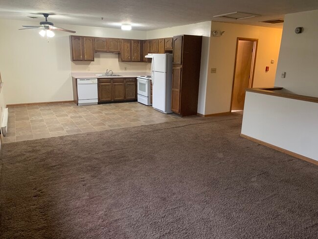 Photo - 920 Fairwinds Ct Unit A