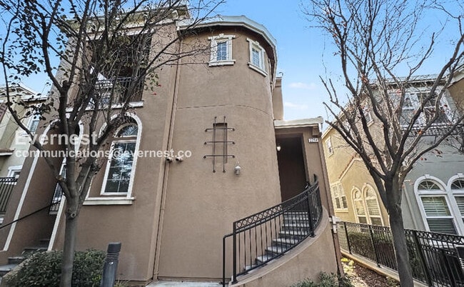 Building Photo - 2298 Winepol Loop