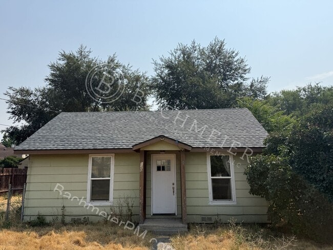 Building Photo - Cozy 2-Bedroom Single-Family Home in Pendleton