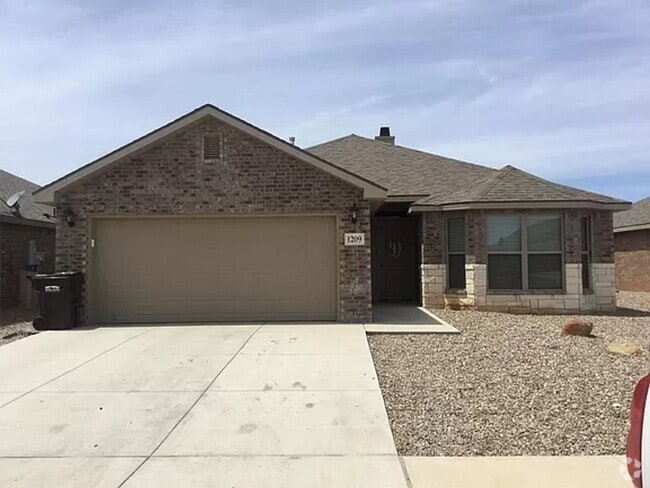 Building Photo - 3 Bedroom 2 bath home!