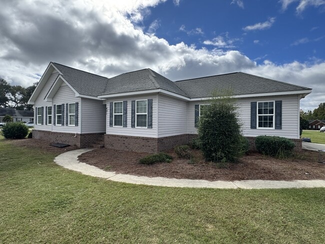 Building Photo - 401 Andrew Dr