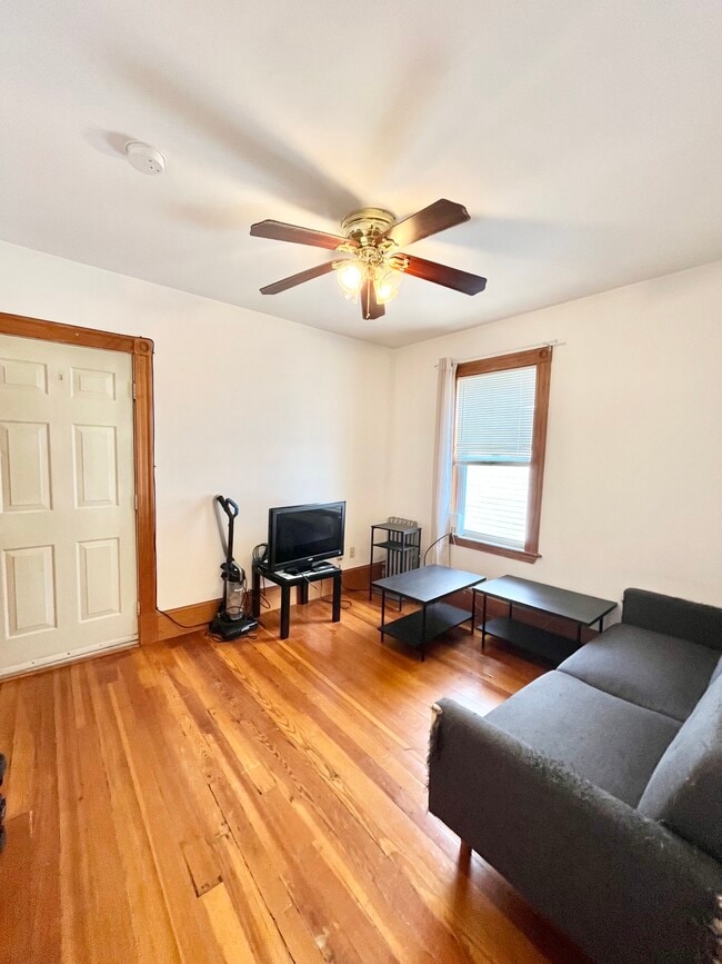 Photo - 45 Litchfield St Unit 3