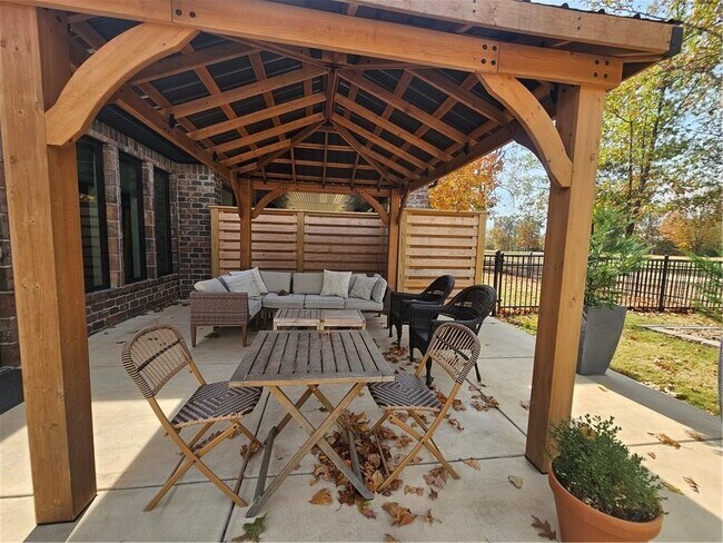 Photo - 97 Perth Dr Unidad A