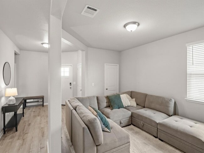 Photo - 501 Dubina Ave