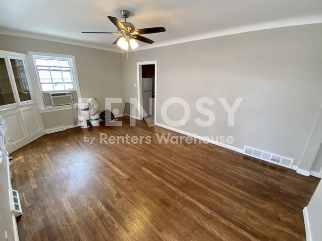 Photo - 1263 Ames St