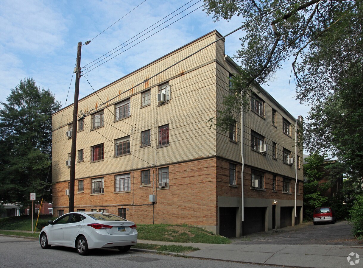 Photo - 2860 Observatory Ave