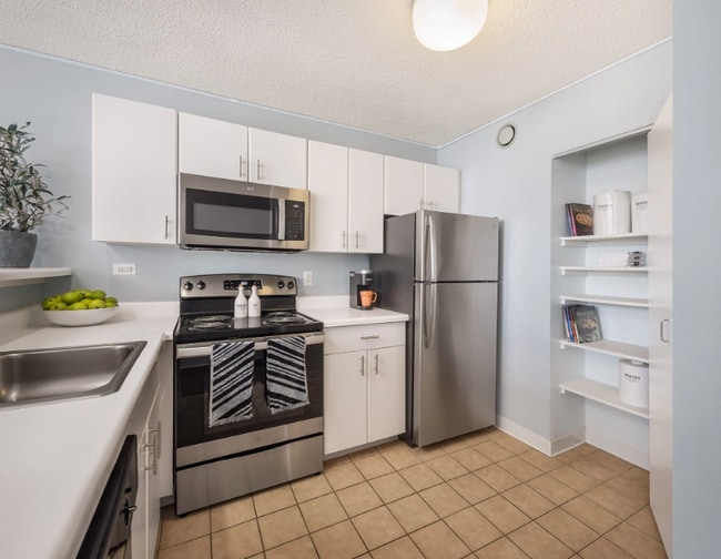 Photo - 456 E Ohio St