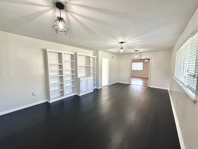 325 Marilyn Dr