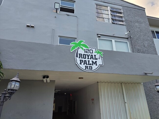 Photo - 120 Royal Palm Rd Unidad 209