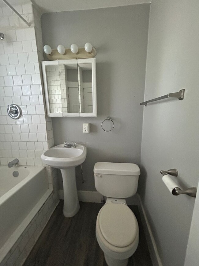 HM 2012/2014 Leclaire Apartment Unit 2012 Davenport, IA