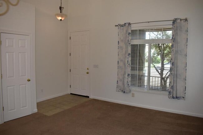 Photo - 4670 Tolman Way