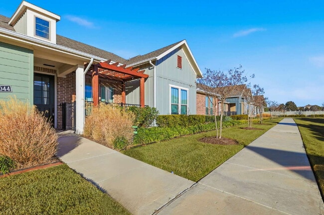 Photo - 1332 Square foot townhome in a beautiful community in Argyle, TX ready for lease.
