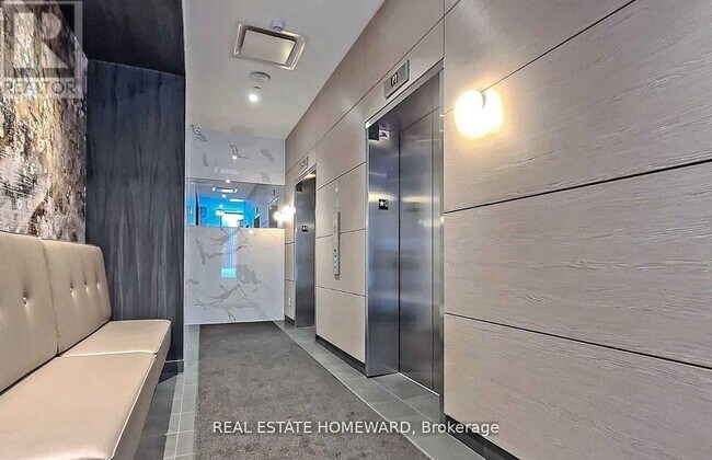 Photo - 15 Baseball Pl Unité 601