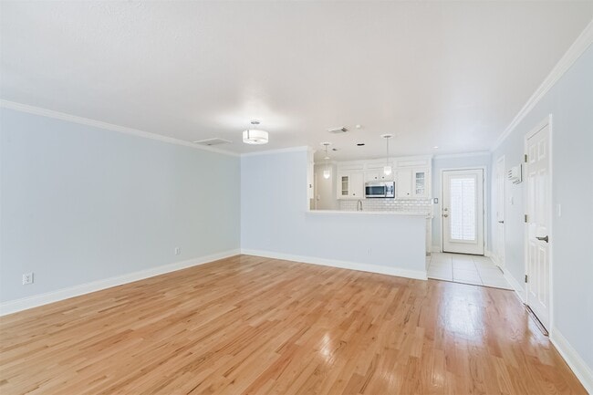 Photo - 738 Redwing Pl Dr