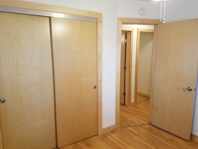 Photo - 4 Bedroom house in great CF Location