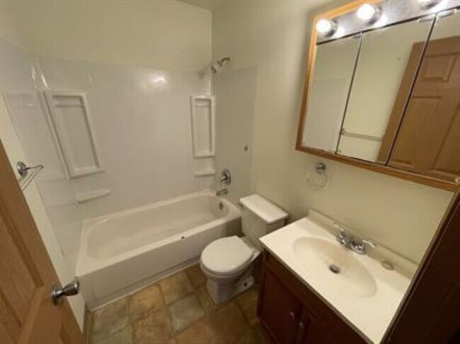 Photo - 1517 Keep St